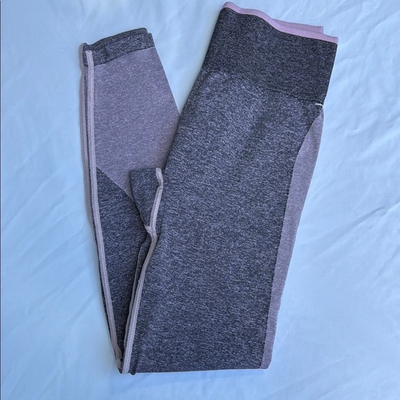 PINK Victoria's Secret Leggings - Gray and PINK Victoria's Secret - Picture 2 of 4